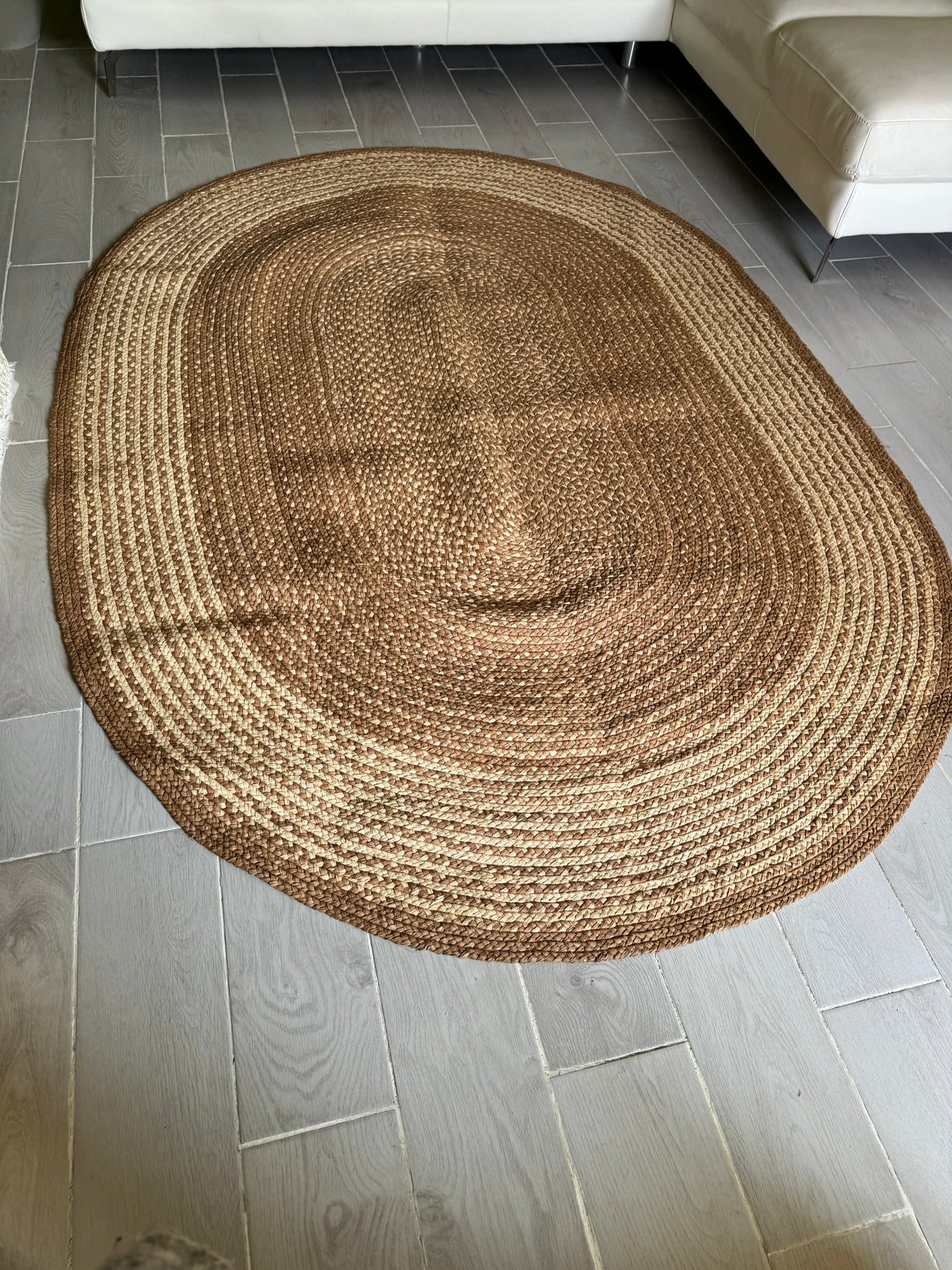 TAPIS EN RAPHIA marron et naturel