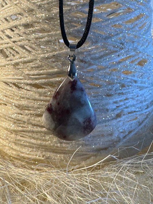 Pendentif en Tourmaline rose sur quartz