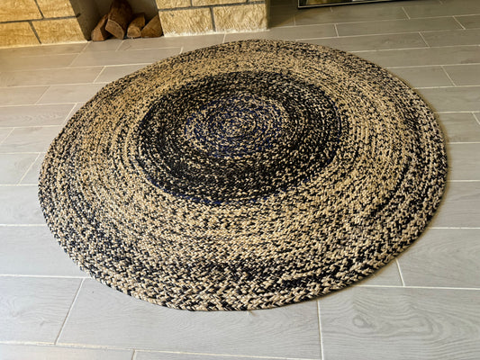 TAPIS EN RAPHIA CHINE  NATUREL ET NOIR