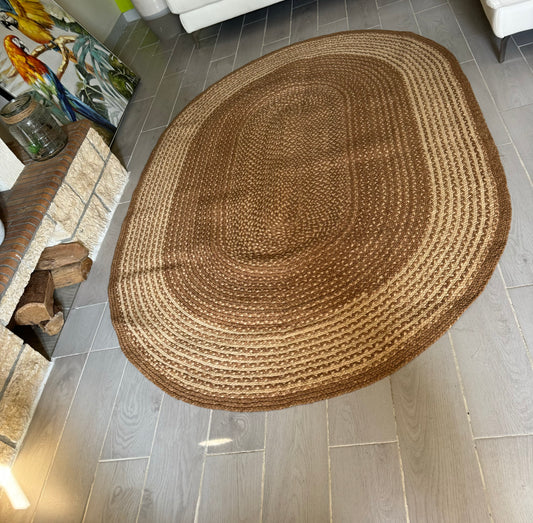 TAPIS EN RAPHIA marron et naturel